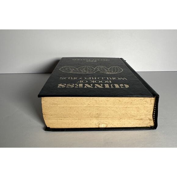 Guinness Book Of World Records~ 1982 Special Edition Hardcover - Picture 6 of 9